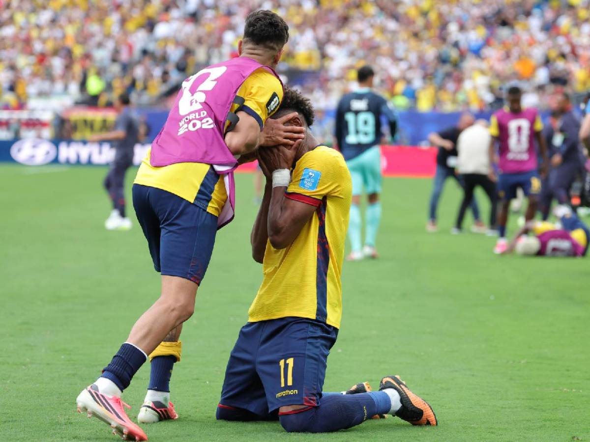 Mundial: Lágrimas de Ecuador, DT se volvió loco con su esposa y decepción en Alemania