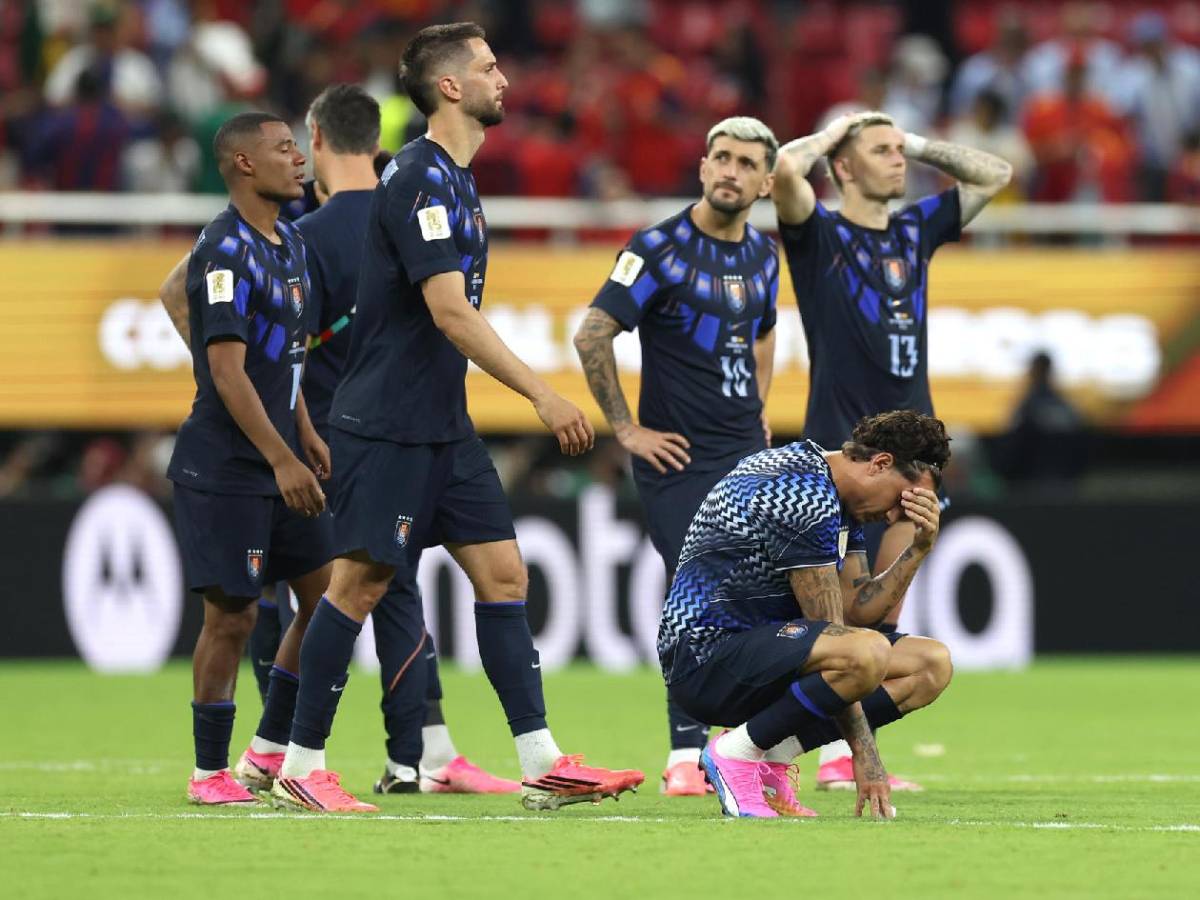 Enfado de Valverde, encaran al árbitro y señalan culpable tras eliminación de Uruguay