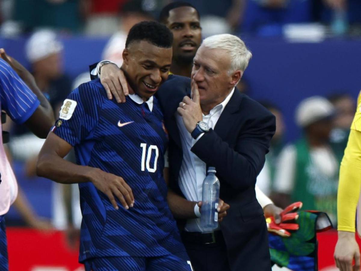 La pelea de Mbappé vs Paraguay, insulto del francés y le celebró en la cara a rival