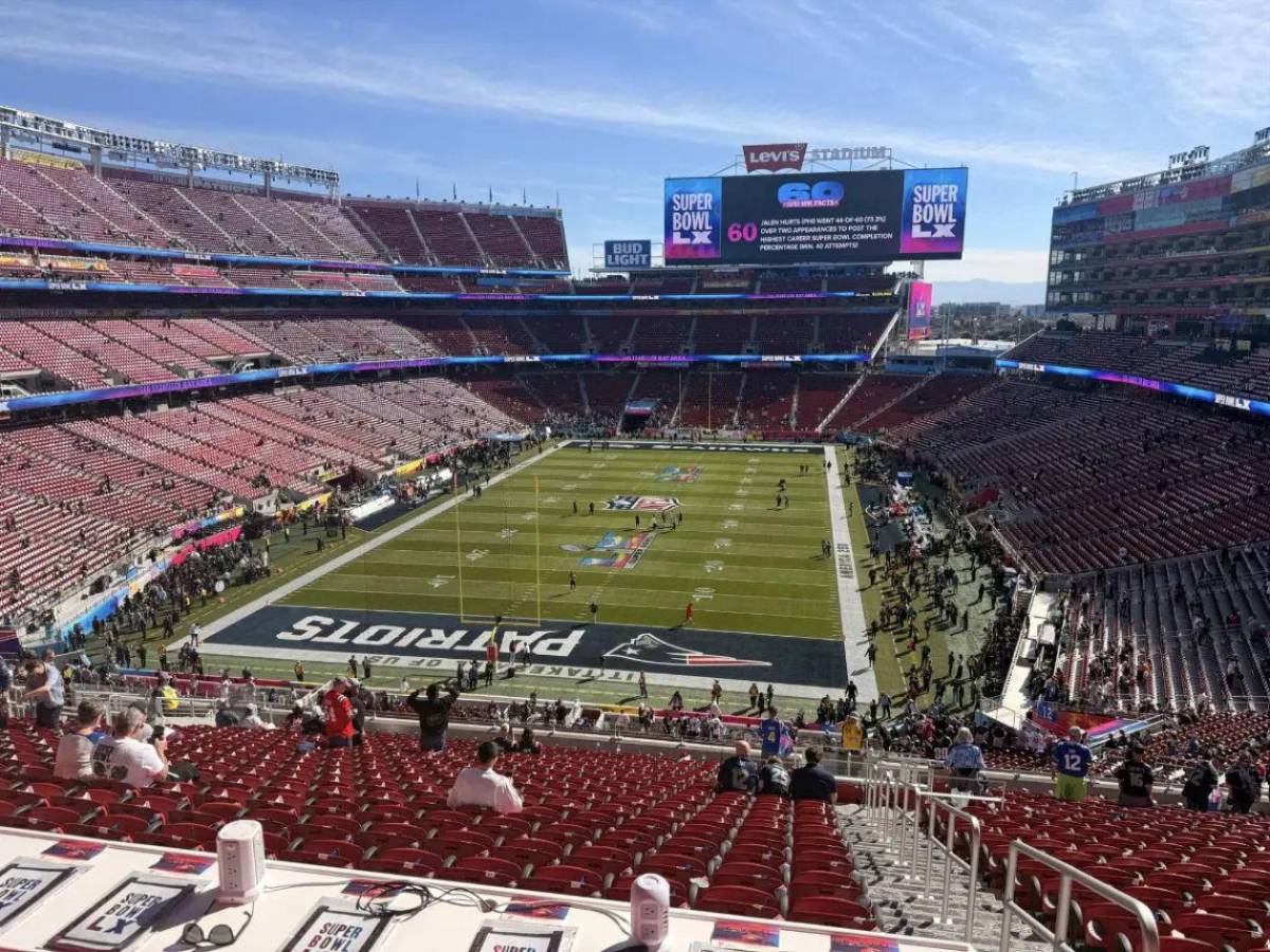 Super Bowl: Famosos presentes, sorprenden a Bad Bunny y así llegó Justin Bieber