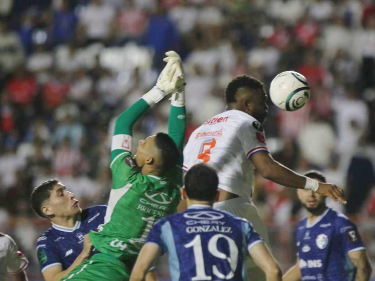 La pelea de Espinel tras eliminación de Olimpia, tristeza y provocador festejo de Cartaginés