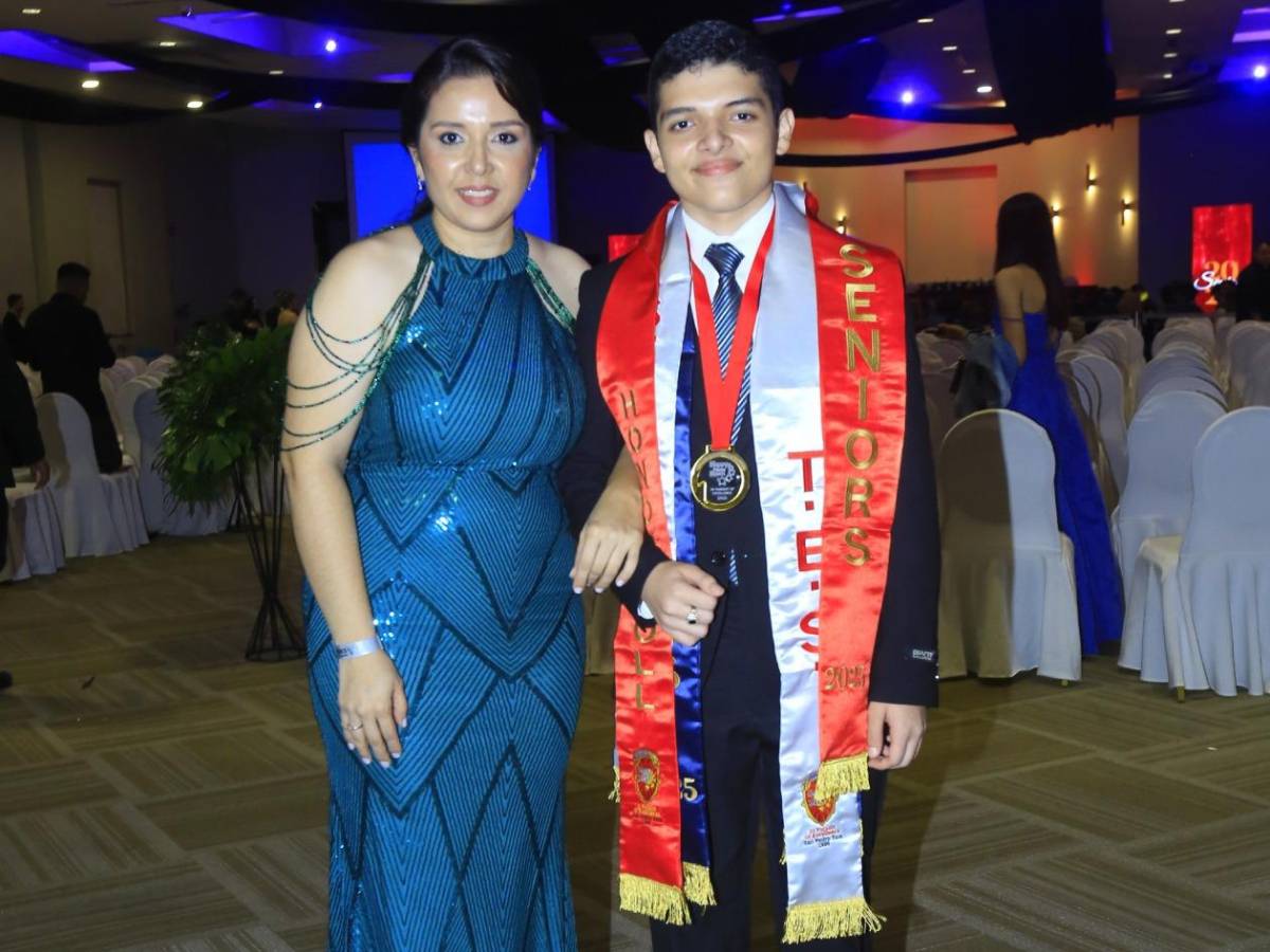 Seniors 2025: Fiesta de graduación de la Happy New Dawn