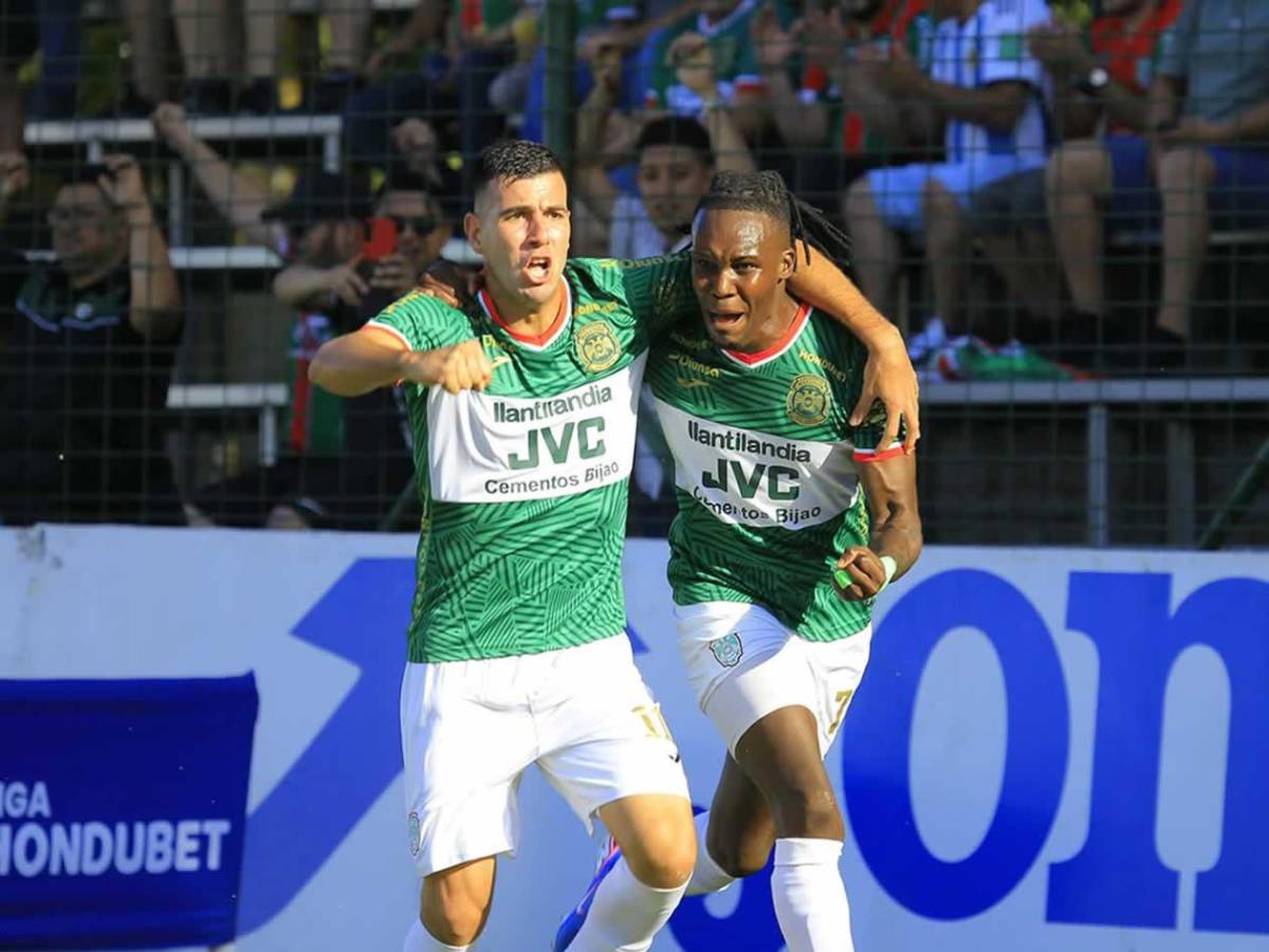 'Tota' Medina pierde la cabeza, festejo a lo Cristiano, mensaje al DT de Honduras en el Clásico y lindas chicas