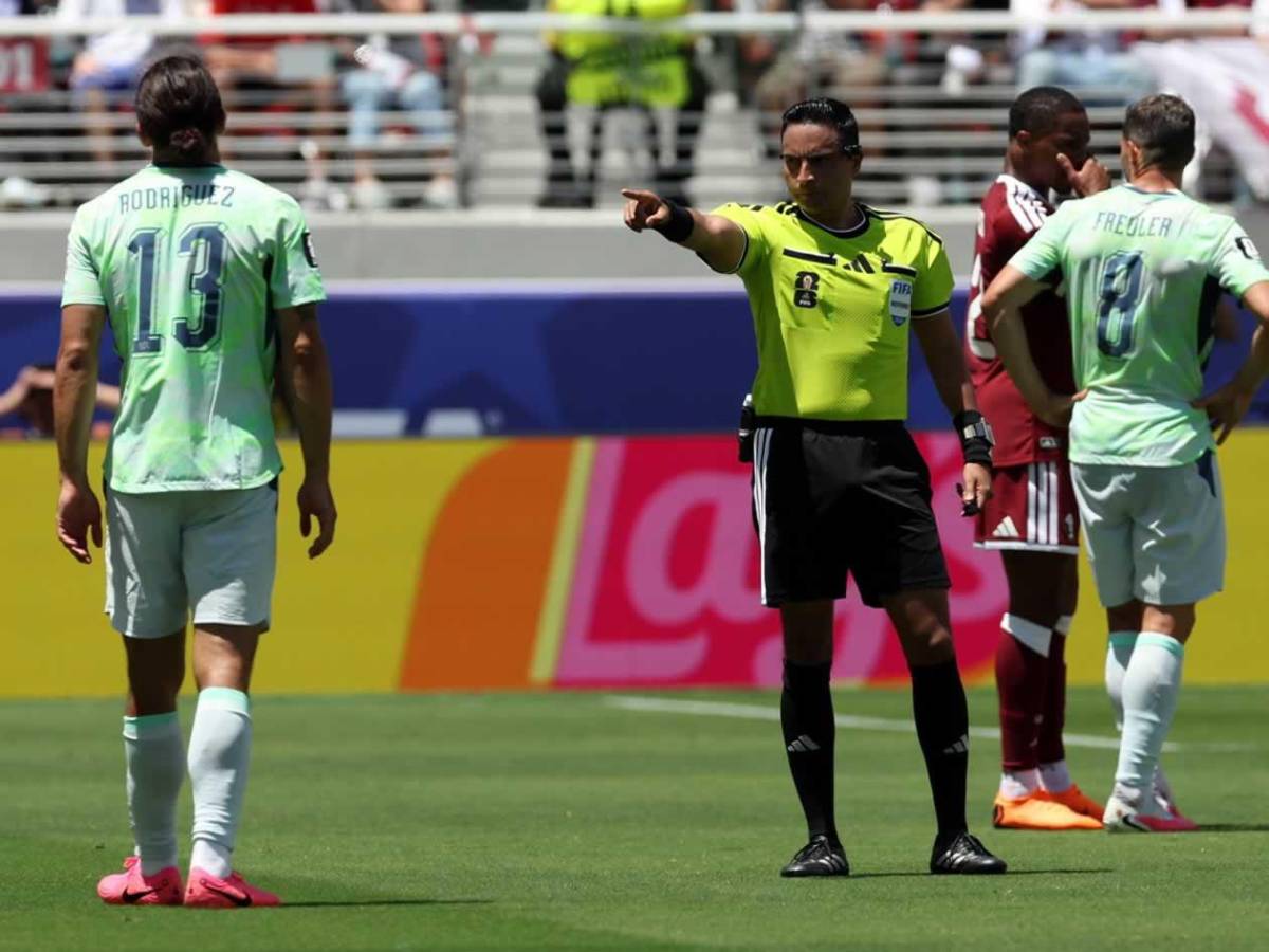 FIFA se pronuncia tras polémica arbitral en debut de Said Martínez en el Mundial 2026