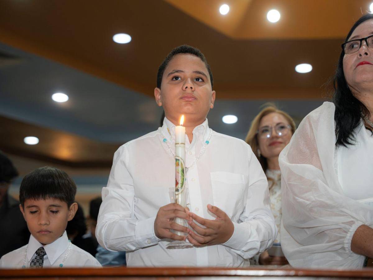 Celebrando la Primera Comunión de Jorge Ozael