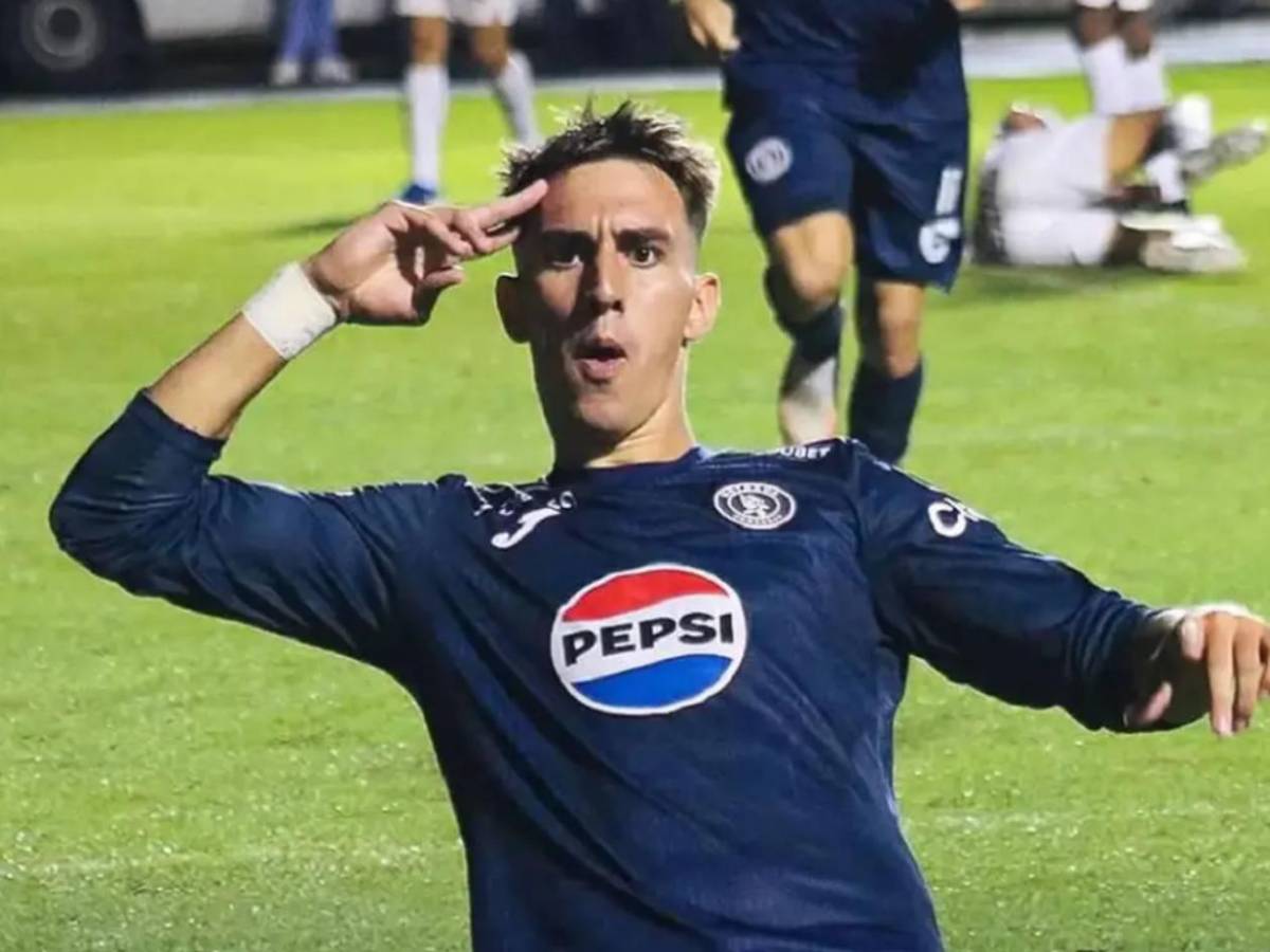 Rodrigo Auzmendi sorprendió a la bella Laura Meza y encendió las redes