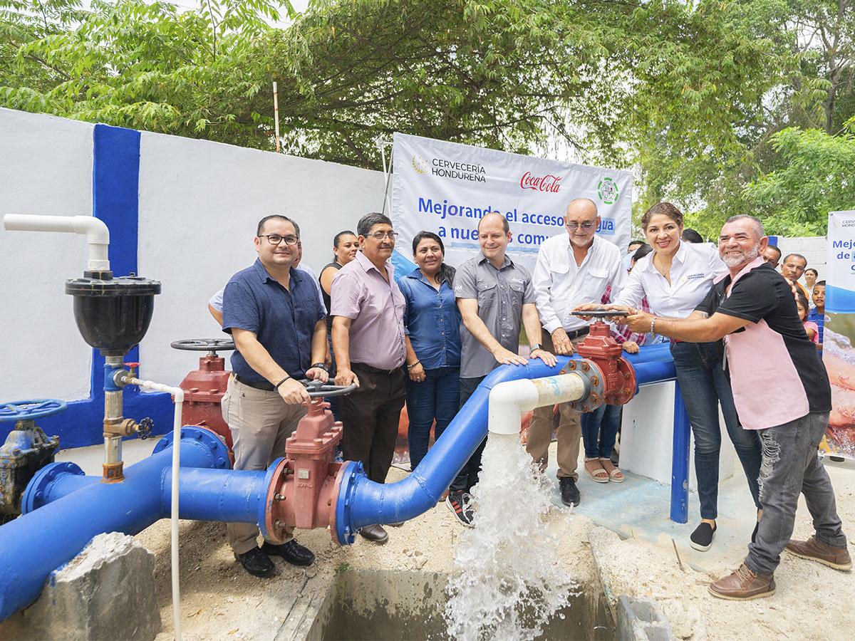 Coca-Cola y Cervecería Hondureña llevan agua potable a comunidades de Cortés