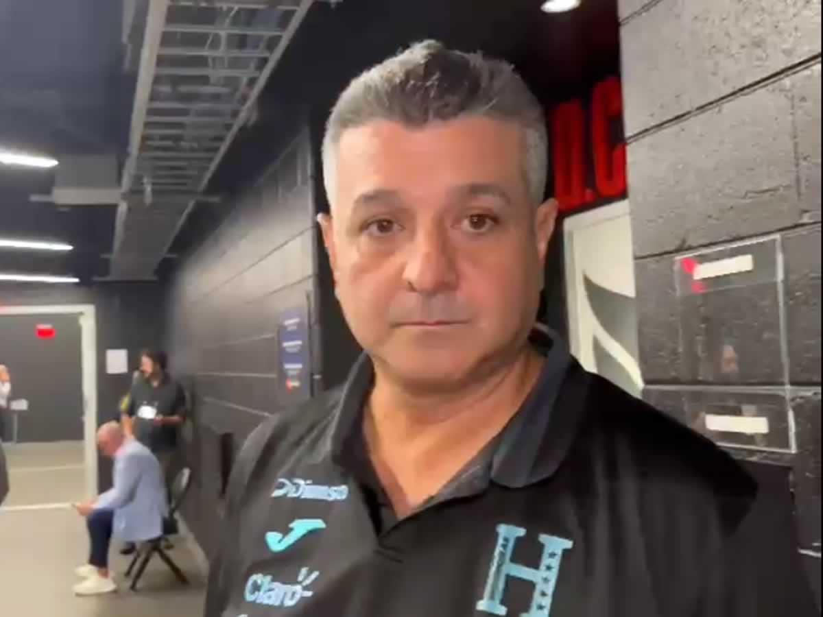 Diego Vázquez responde a sus críticos tras la derrota de Honduras