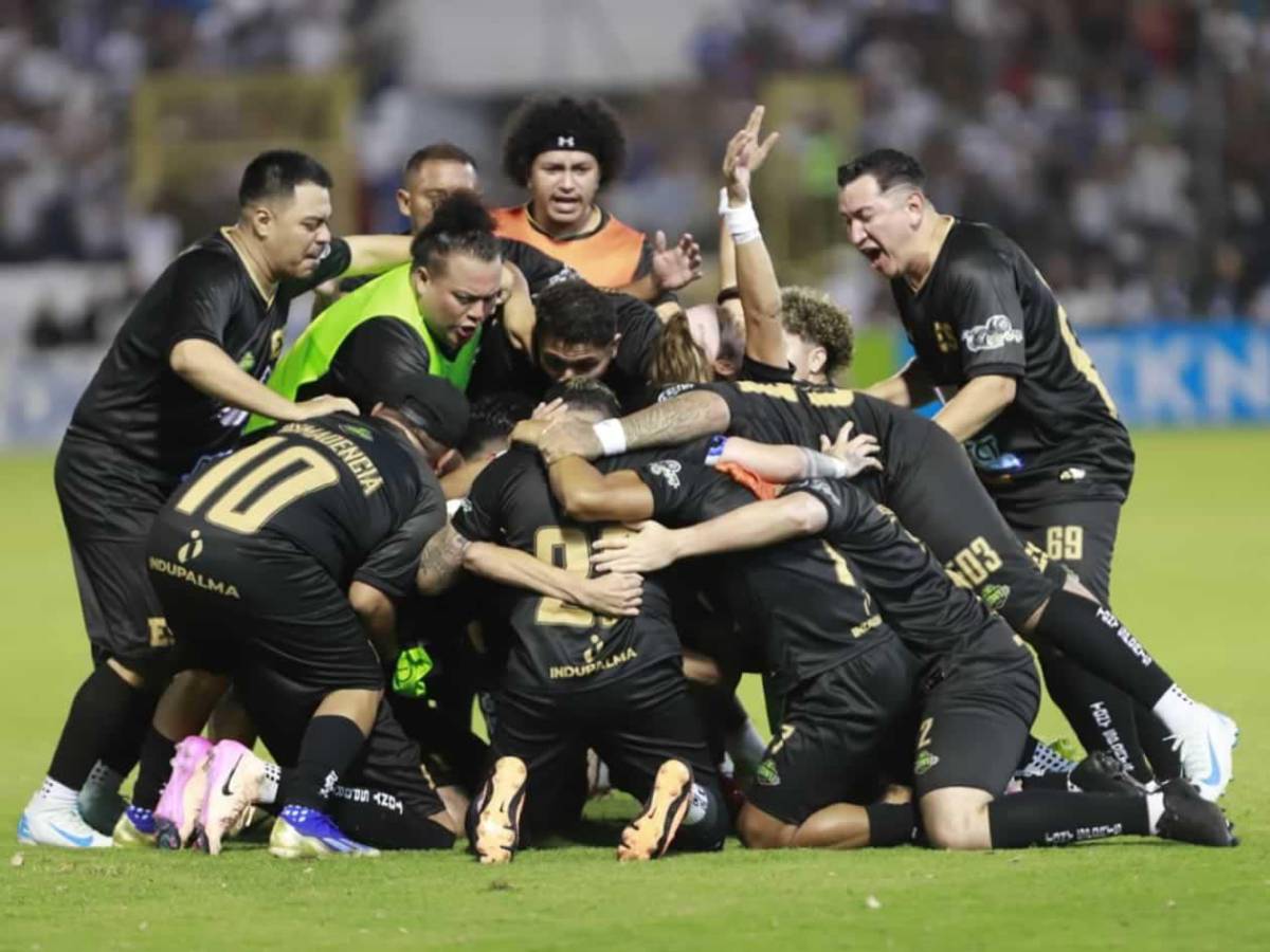 Tiktokers de Honduras festejan, Supremo conquista a Milagro, relajo y ¿quién es la chica de azul?