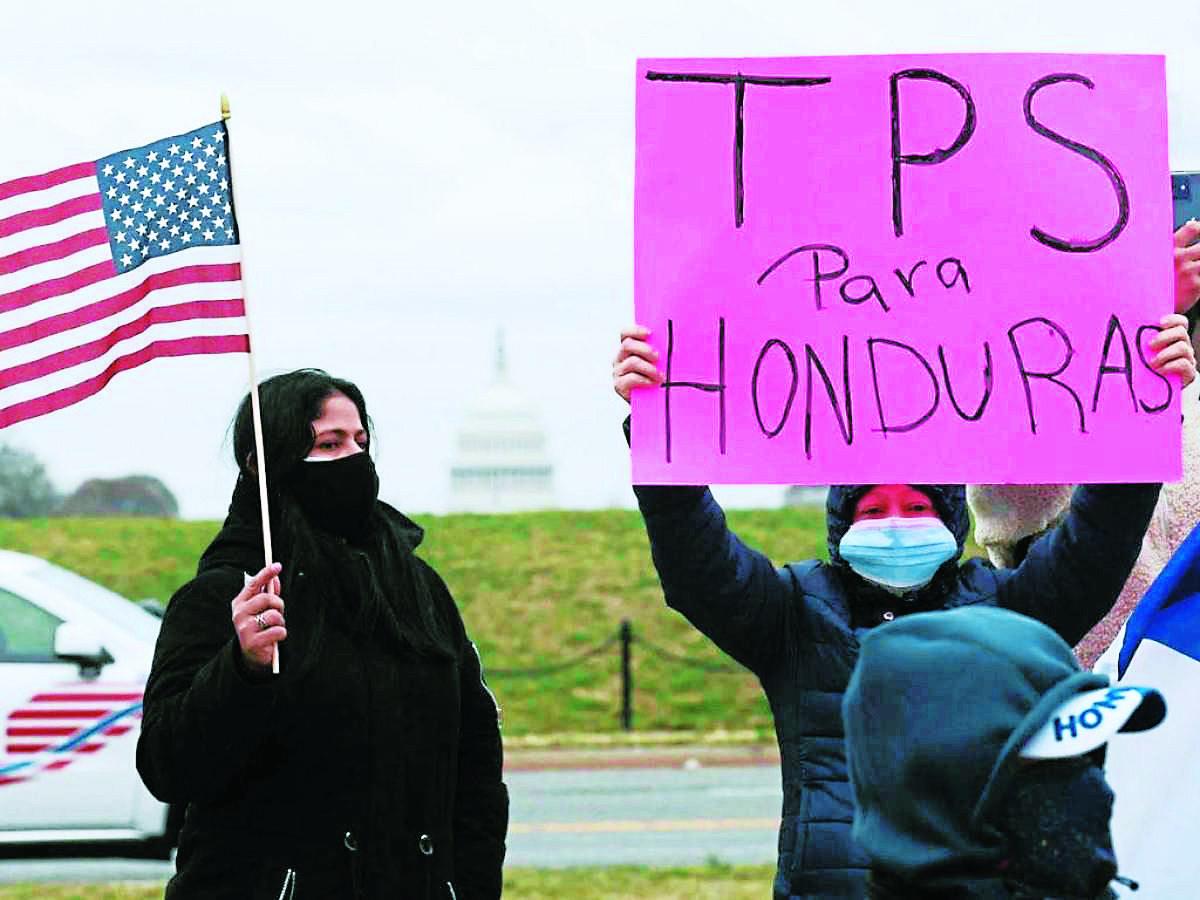 Extienden plazo a hondureños para reinscribirse a TPS