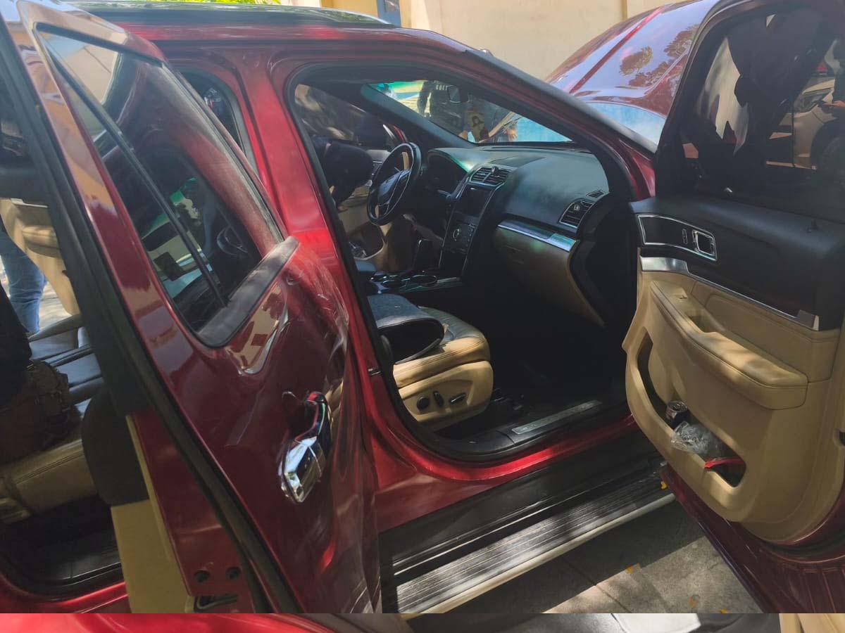 200 mil dólares y 150 paquetes de cocaína decomisan a mujeres en camioneta en Choluteca