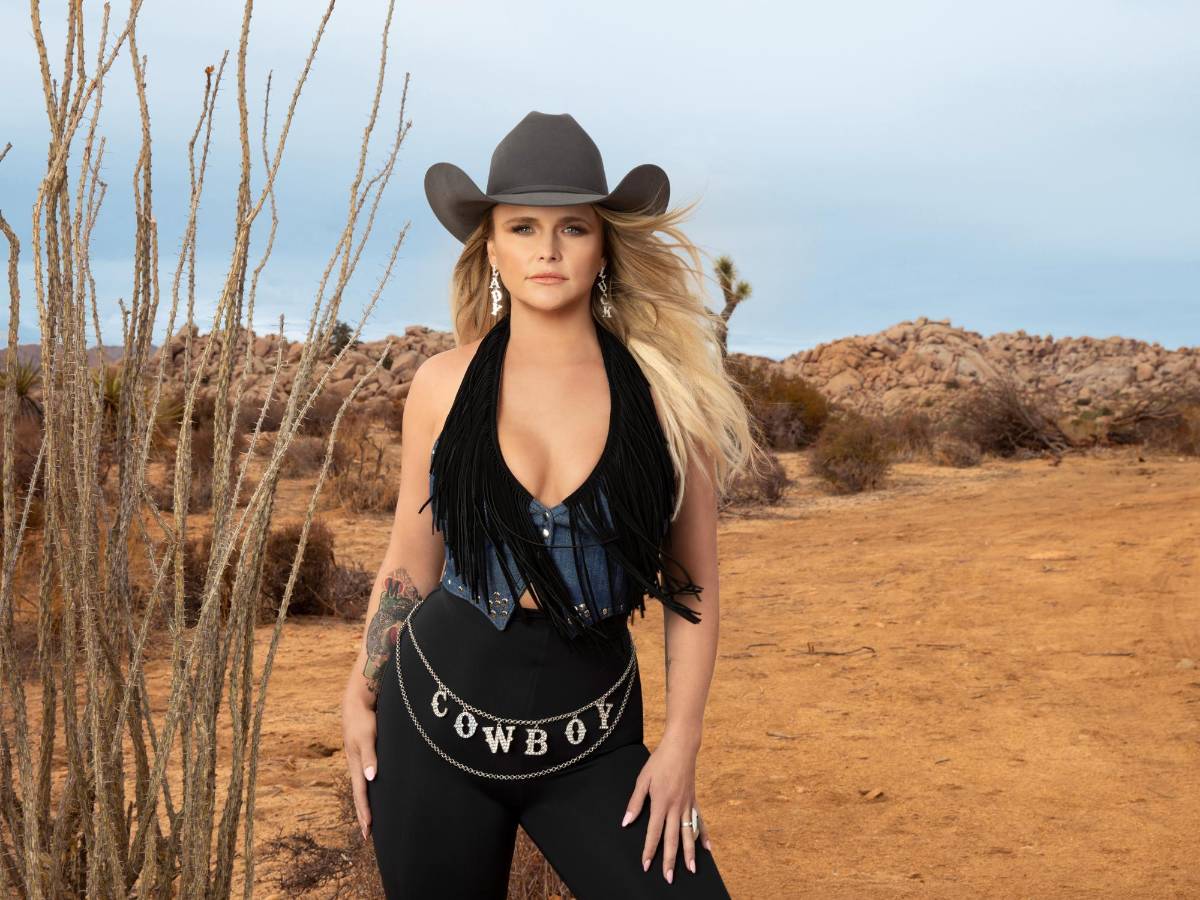 La cantante Miranda Lambert regaña a fans por tomarse fotos en su concierto