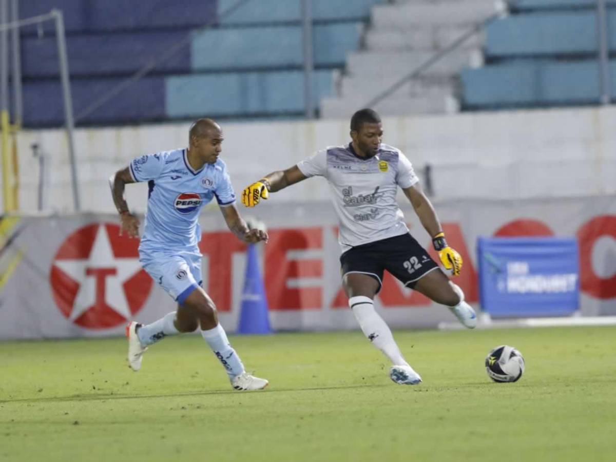 Real España celebra, sufre Motagua y la rubia que cautivó en el Morazán