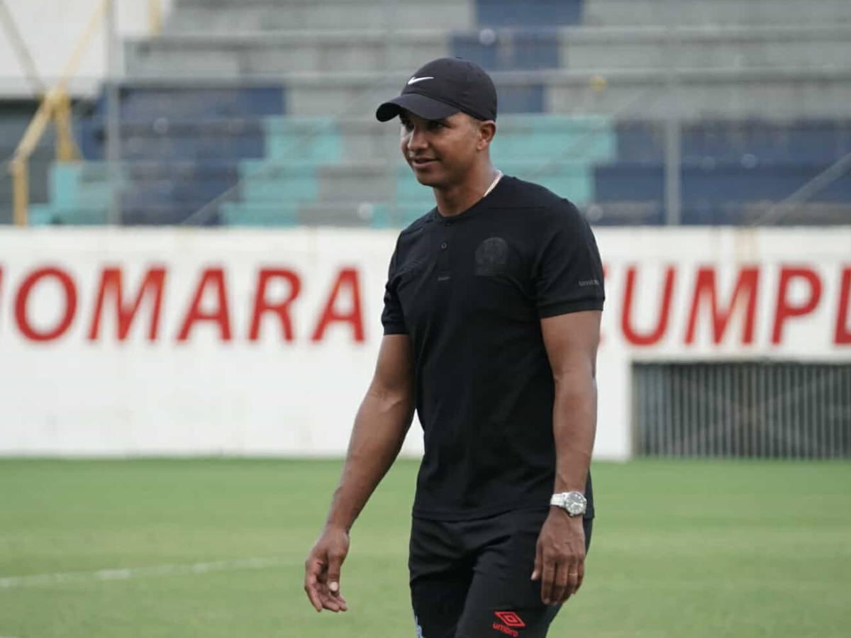 Donis Escober es el preparador de portero de las reservas del Olimpia.