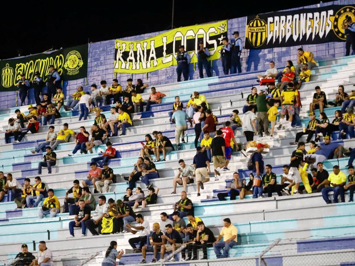 ¿Quién es la chica de amarillo? Ambientazo y locura por Son en la previa del Real España-LAFC