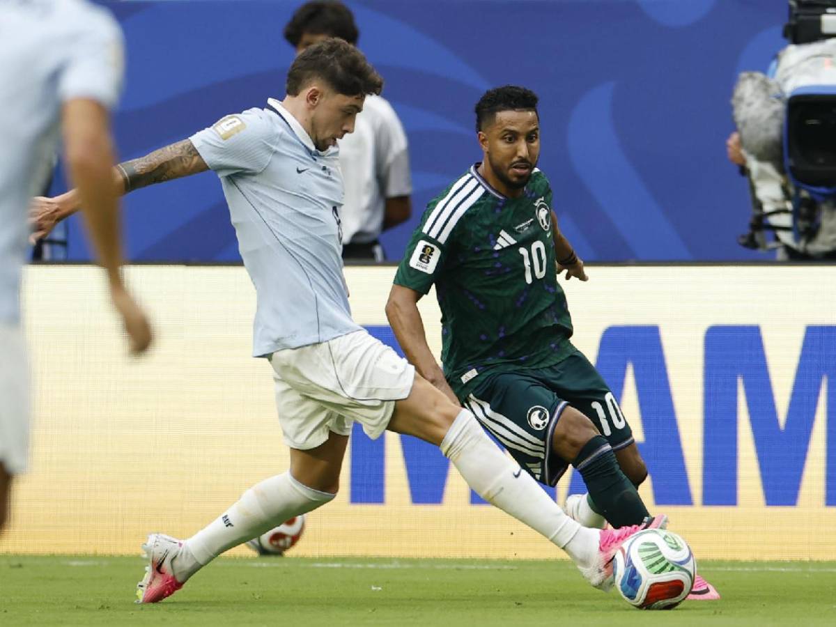 Uruguay decepciona en su debut en el Mundial, inesperado héroe y Arabia sorprende