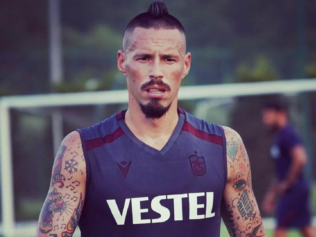 Se alejó del fútbol y sorprende con nueva faceta: “hotel para gallinas”