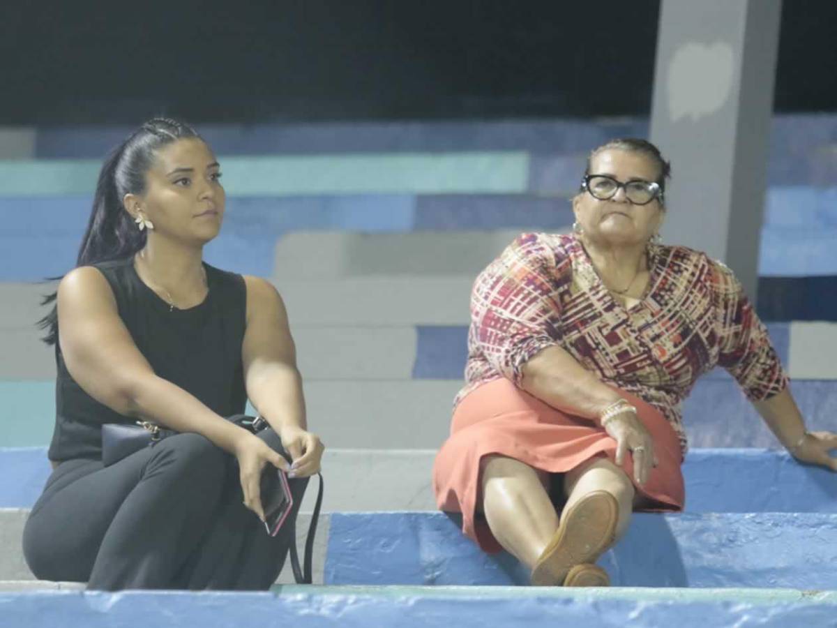 Real España de fiesta, dardo del 'Droopy' a Menjívar y bellas chicas en el Morazán