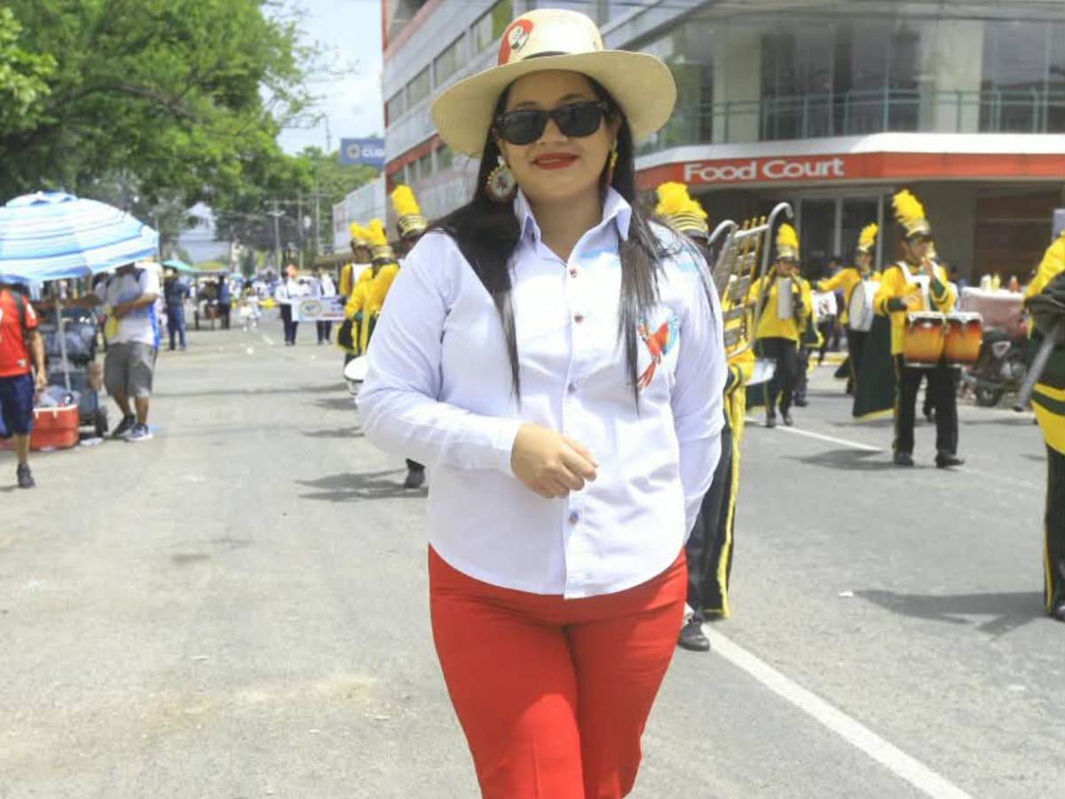 Vocación y elegancia: los docentes también brillaron en las fiestas patrias