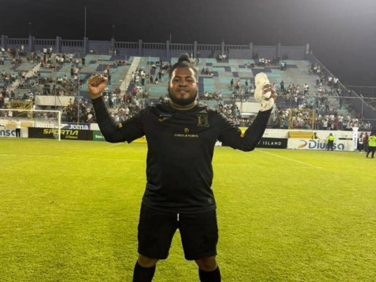 La More, manos a las obras en el Victoria: charla y convenció a dos jugadores a volver al club