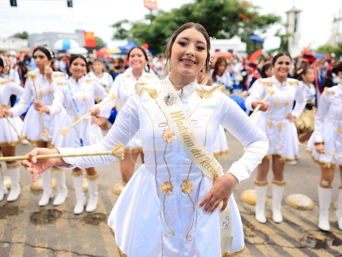 Ellas son las hermosas palillonas y pomponeras del Instituto San Juan Bosco