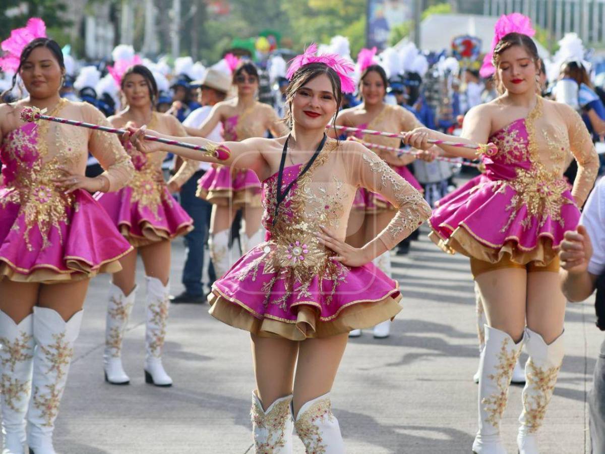 Bellas palillonas, protagonistas de los desfiles en Honduras