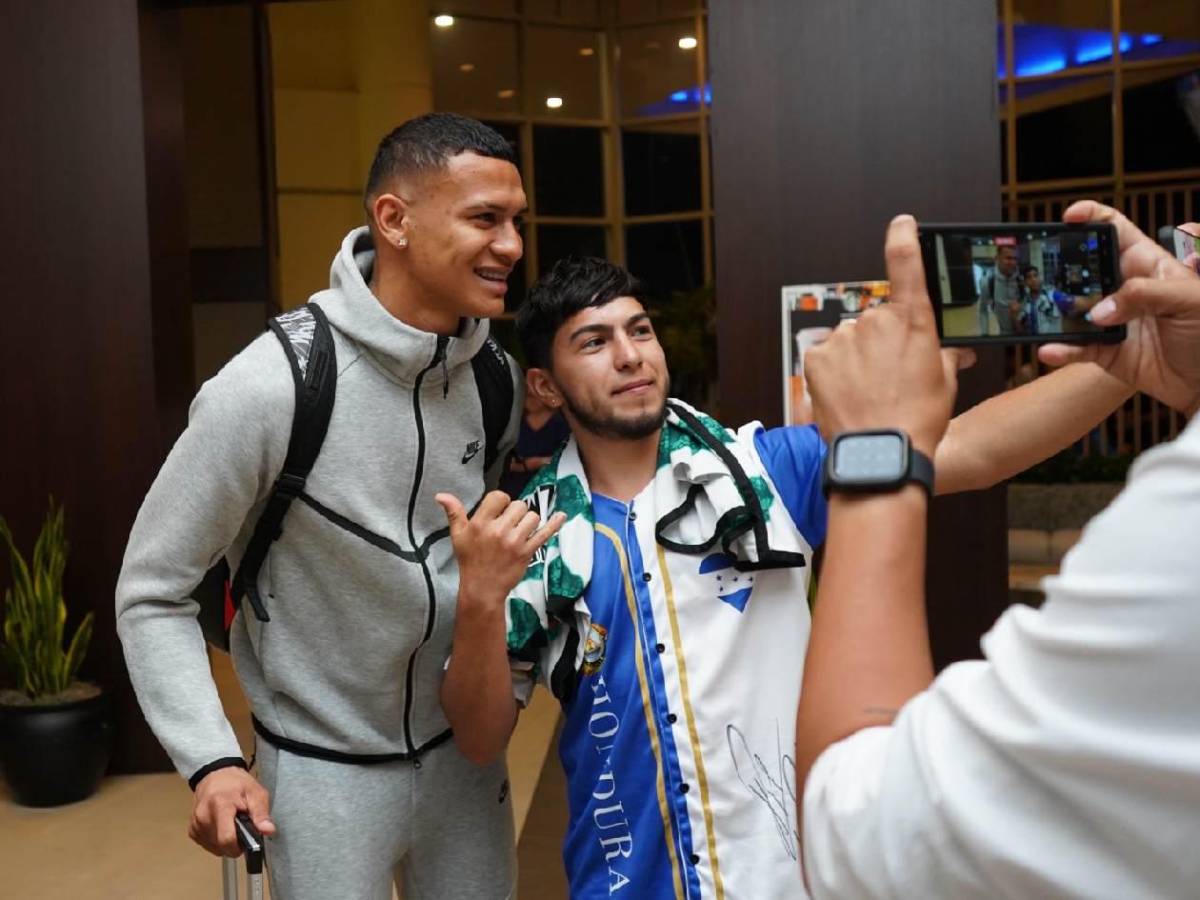 Romell Quioto regresó a la Selección: así lo recibieron y llegó en lujoso auto