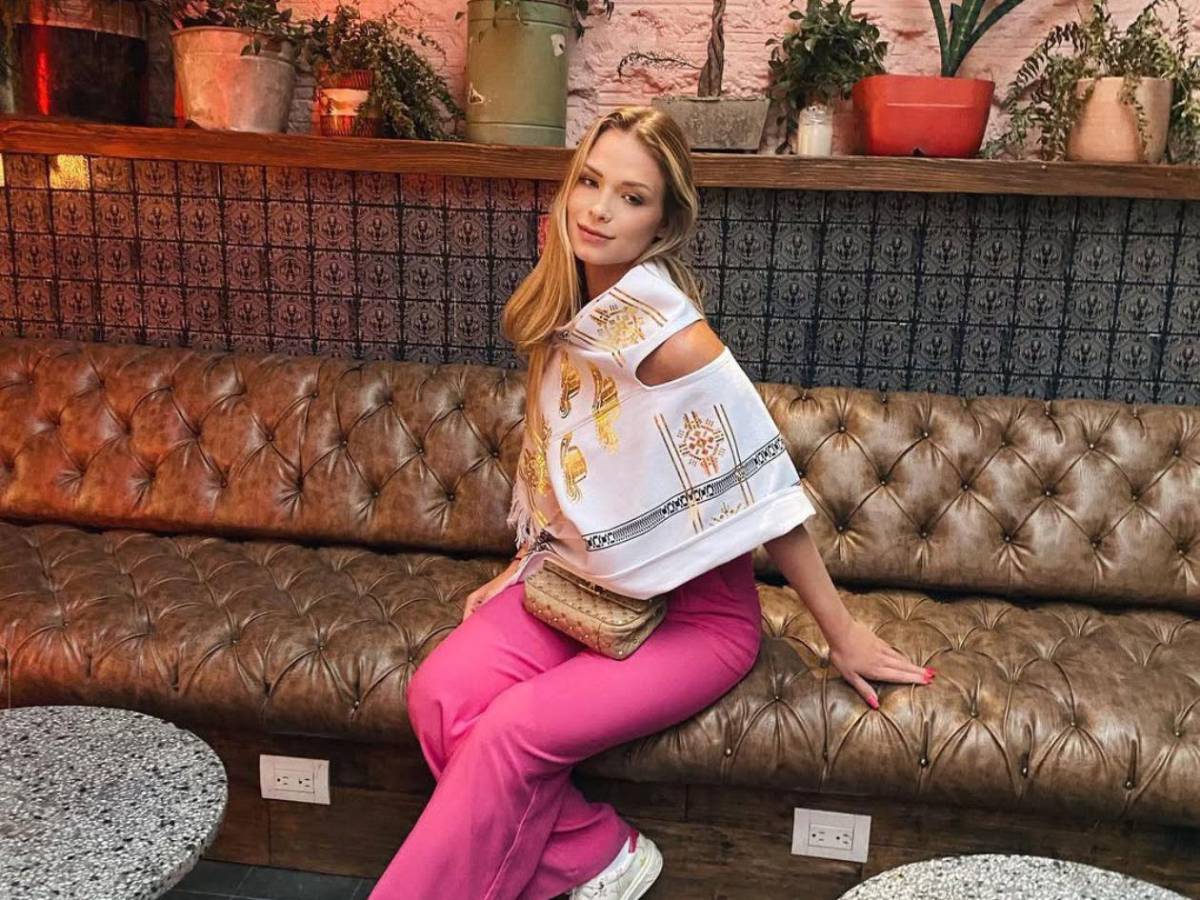 Ella es la hermosa novia del famoso tiktoker que jugará con Honduras vs Nicaragua