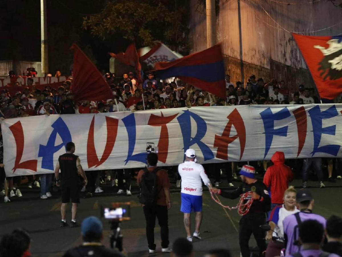 Belén y una periodista roban miradas; jugador del Olimpia recibe mala noticia