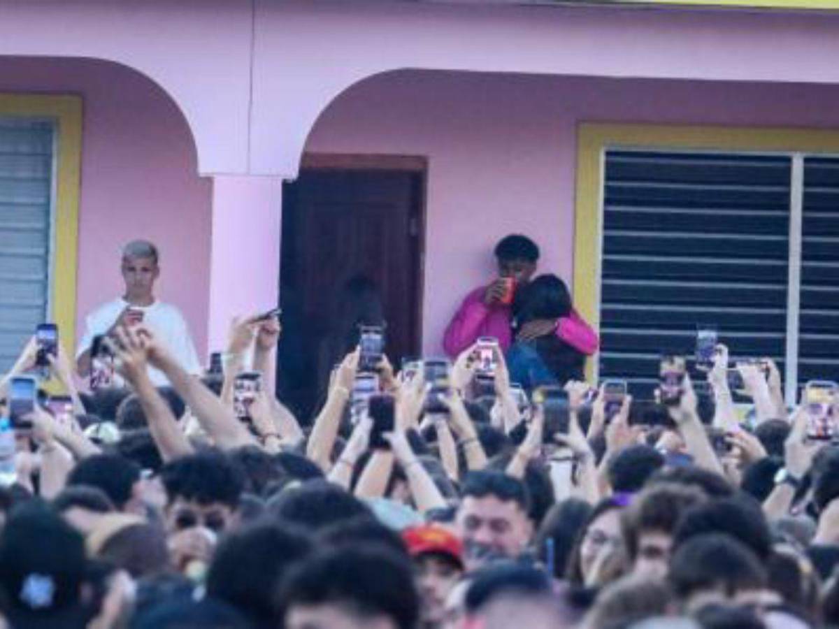 Jugadores del Barcelona asisten al show de Bad Bunny: Lamine estuvo con su novia