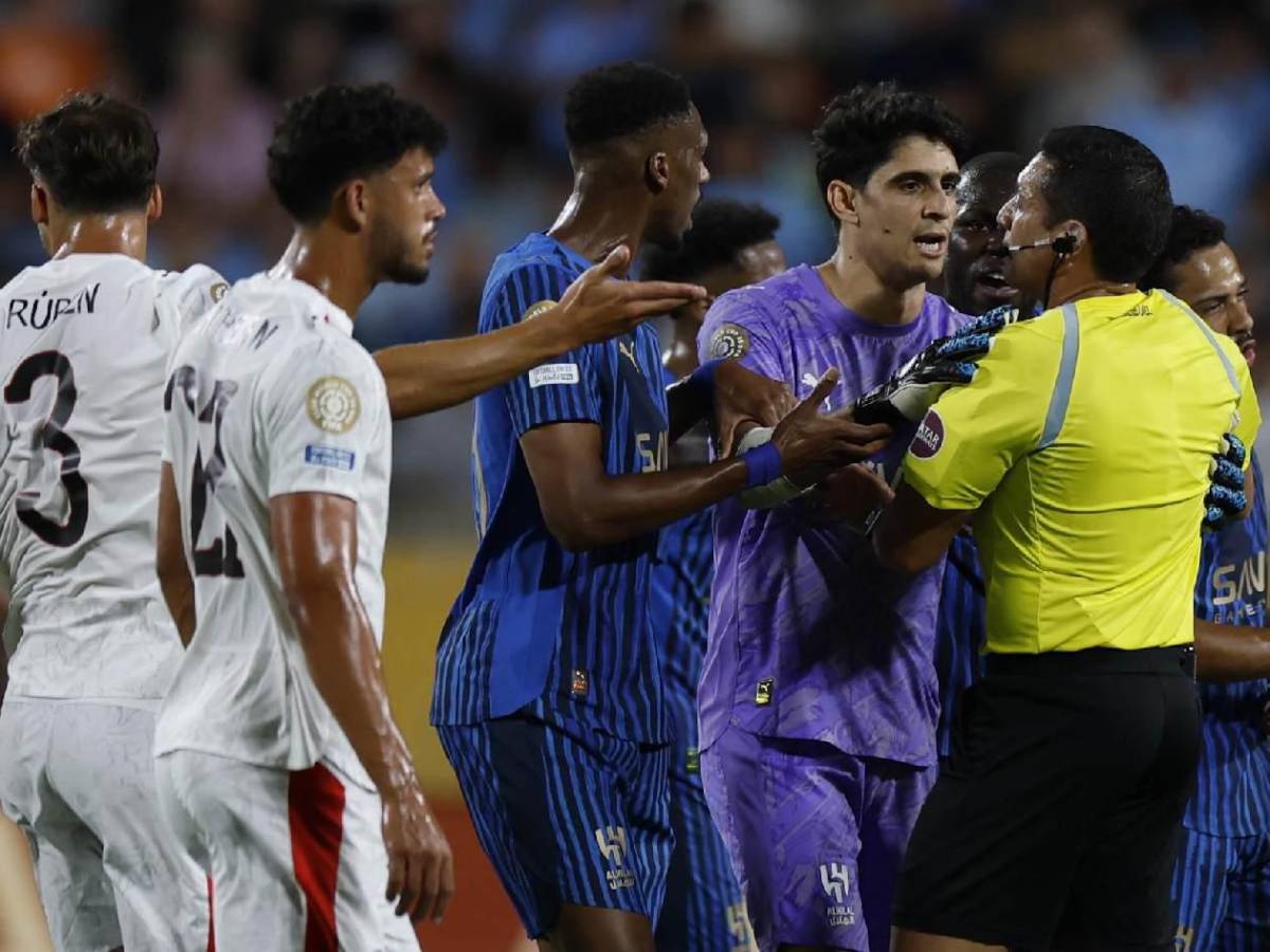 La razón del enfado de Guardiola con el árbitro, dolor del City eliminado y locura