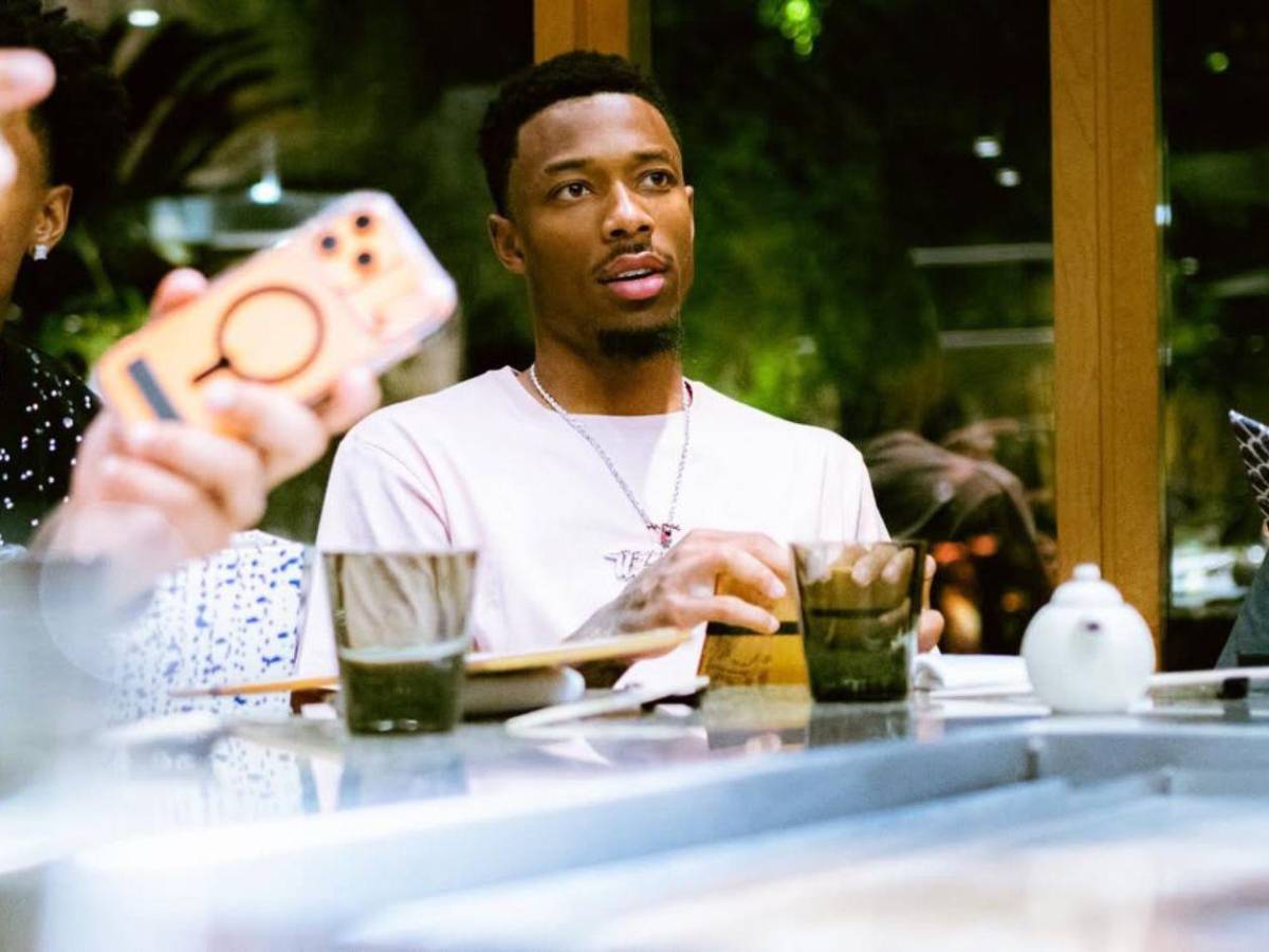 Escándalo: jugador le propuso matrimonio a su novia y el mismo día le fue infiel