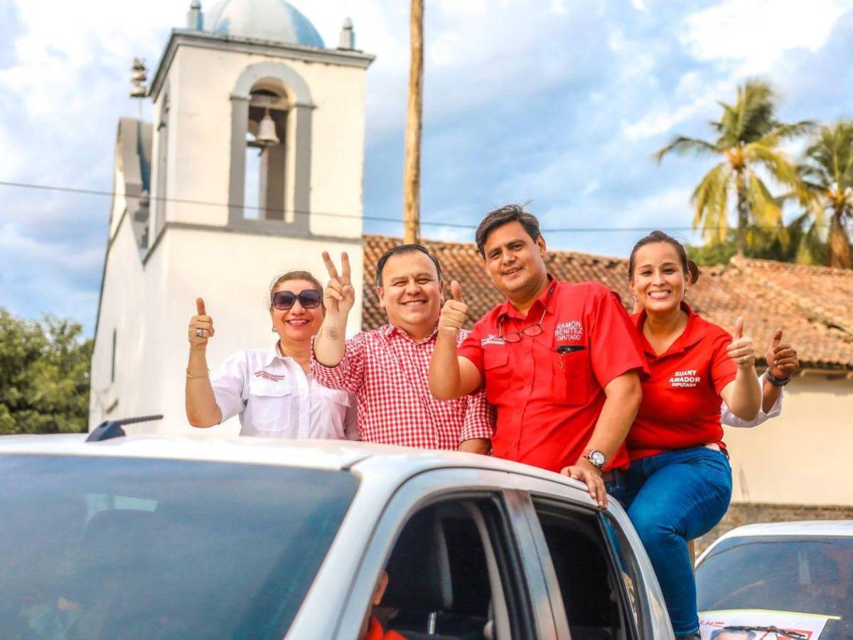 Casa por casa, Jorge Cálix saluda a “quienes anhelan un cambio para Honduras”