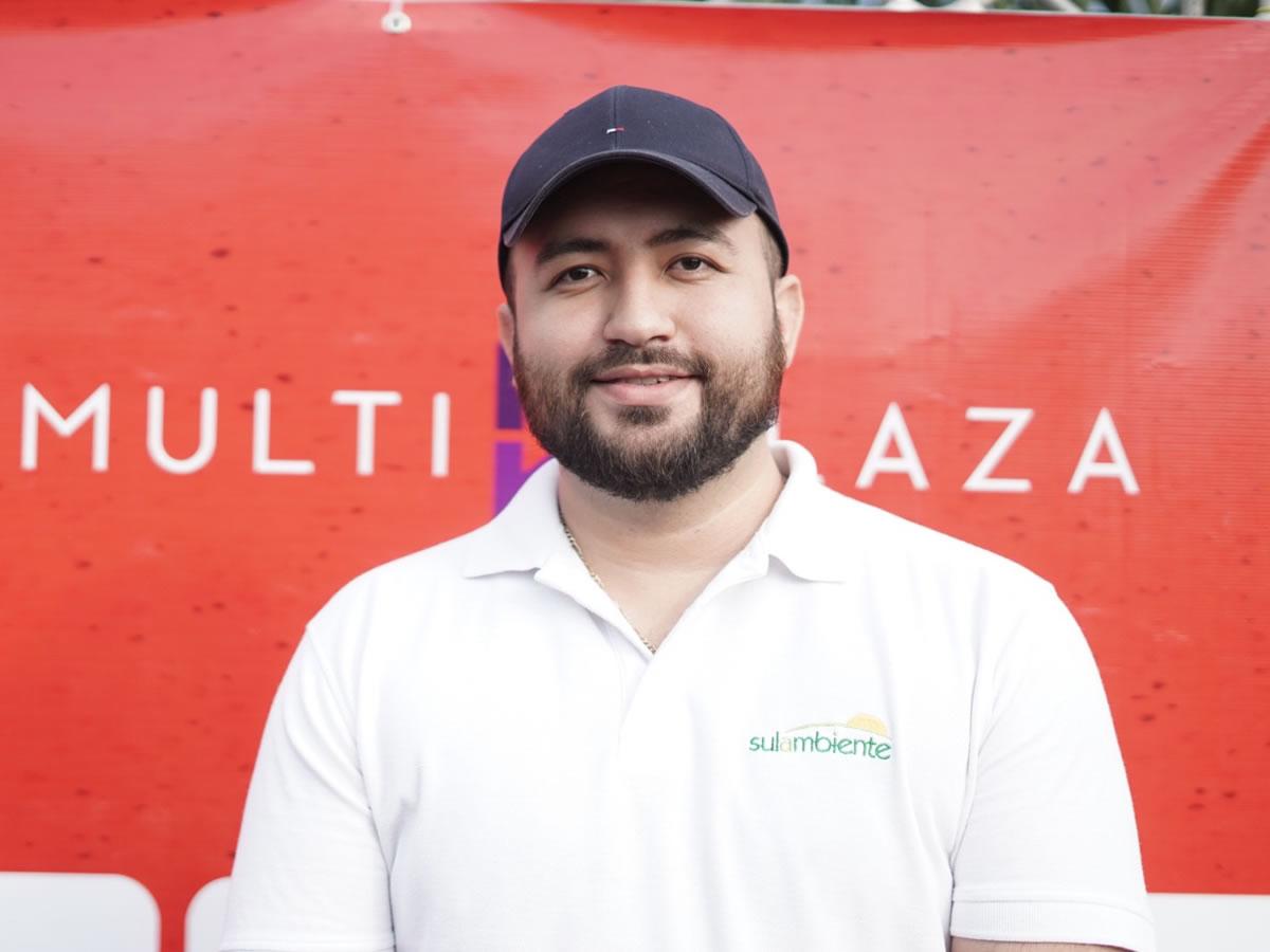 Marvin Alfaro, Comercial de Sulambiente.