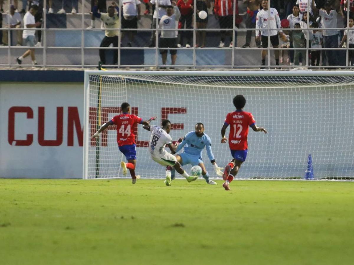 Olimpia sonríe en Juticalpa, el 'infiltrado', Espinel hace debutar a isleño y las bellezas