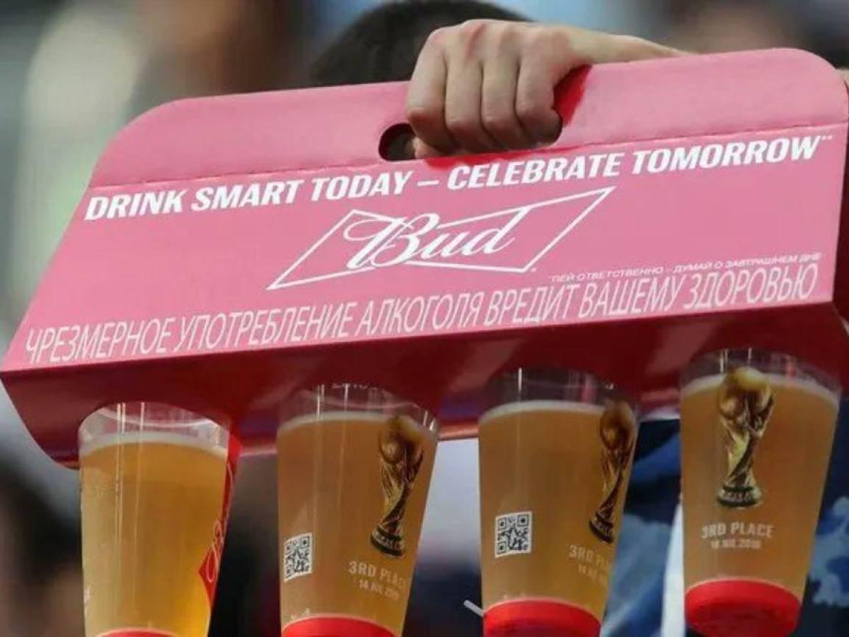 ¡Golpe a los aficionados! Qatar les prohíbe beber cerveza en los estadios