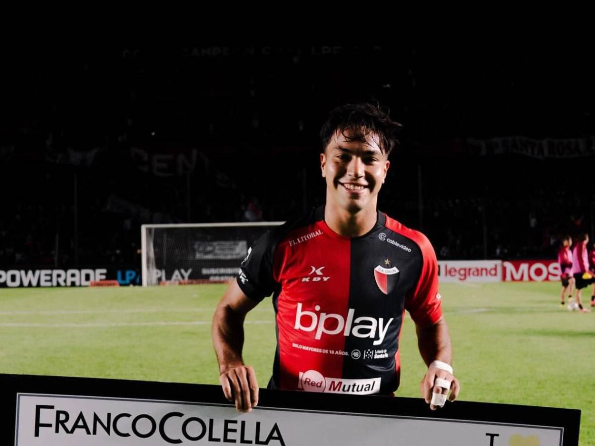 Futbolista presenta a su novio en medio de entrevista y equipo toma decisión