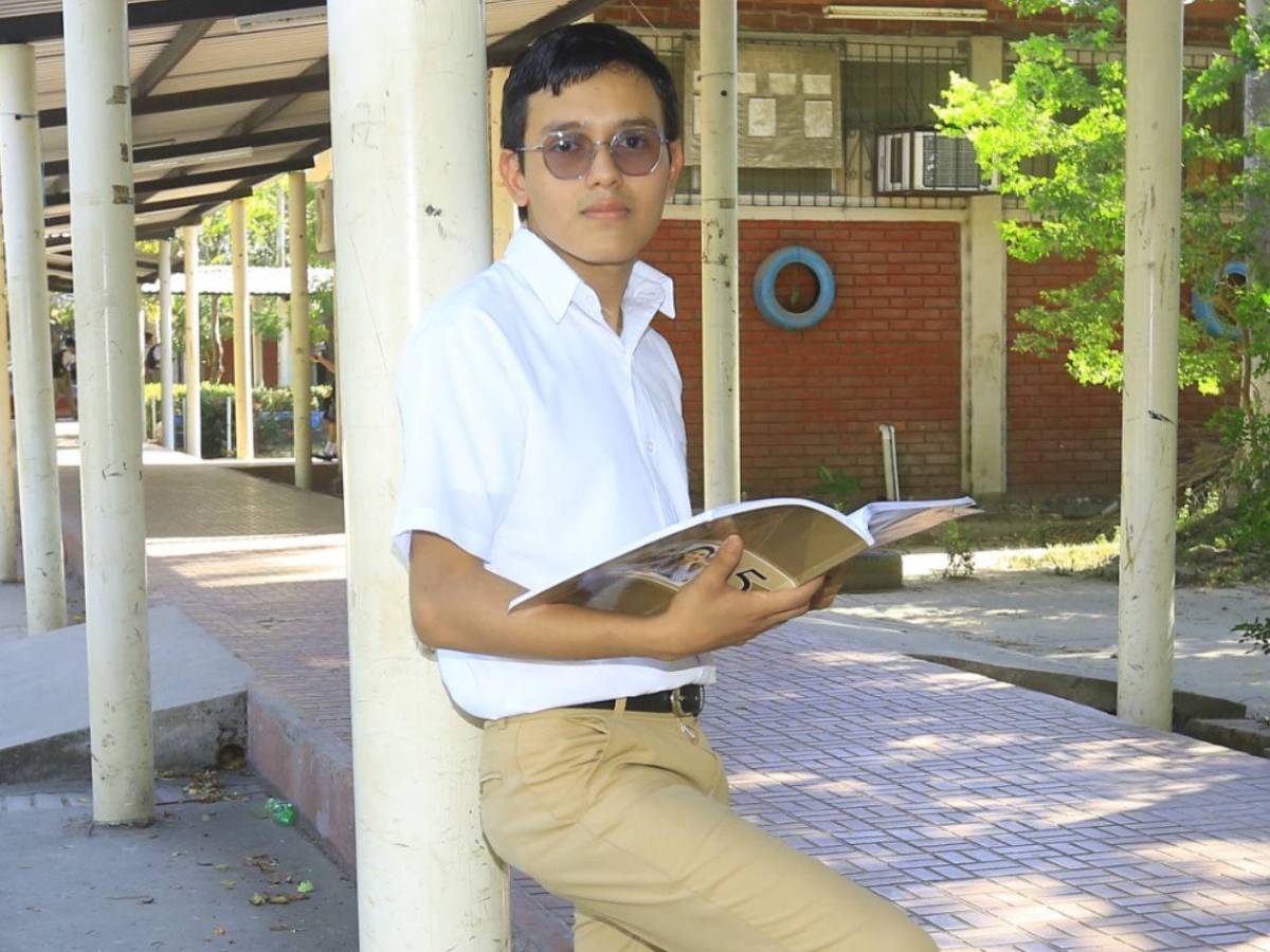 Orgullo académico: Ellos son los 8 mejores estudiantes del JTR este 2025