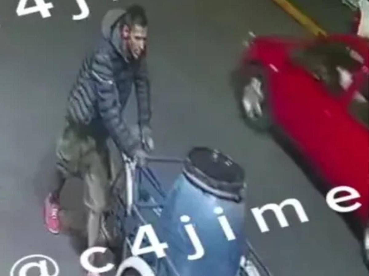 ¡De terror! Matan a mujer, la meten en un tambo y luego pasean su cuerpo en un triciclo