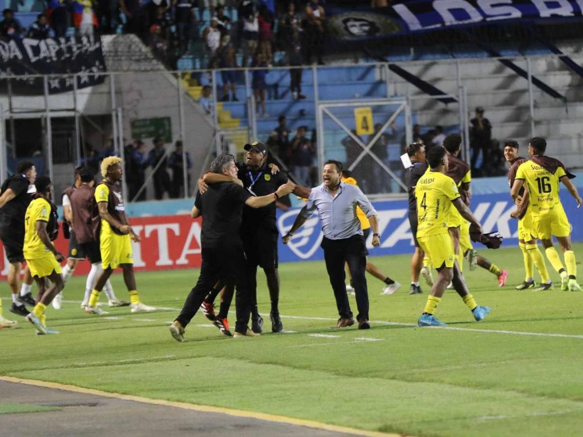 Felicidad de Real España, enfado en Motagua, pelea de jugadores y bellas chicas