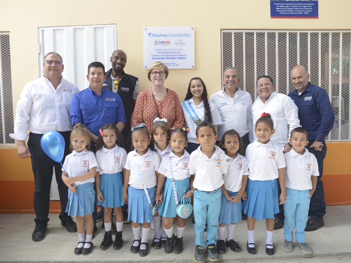 Fundación Ficohsa concluye remodelación de 25 escuelas en el marco de “Alianza por la Educación” junto a USAID y SEDUC