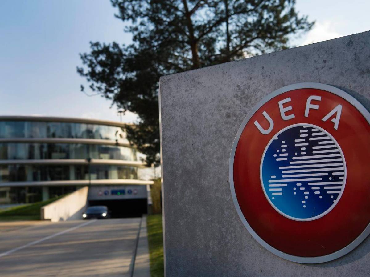 UEFA sacude a FIFA: amenaza a Infantino tras rechazar su plan y revelan peticiones