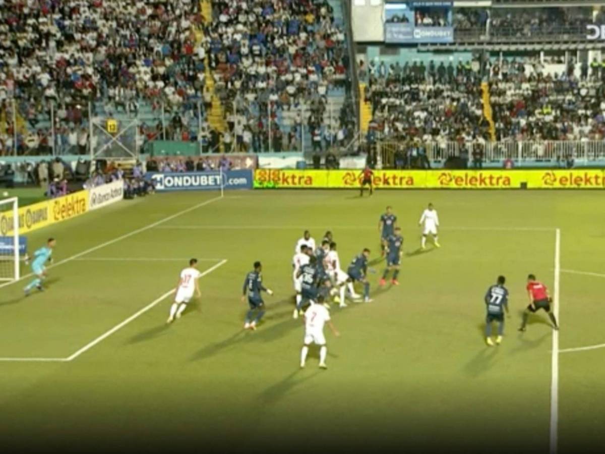 Claro fuera de juego Jonathan Paz.