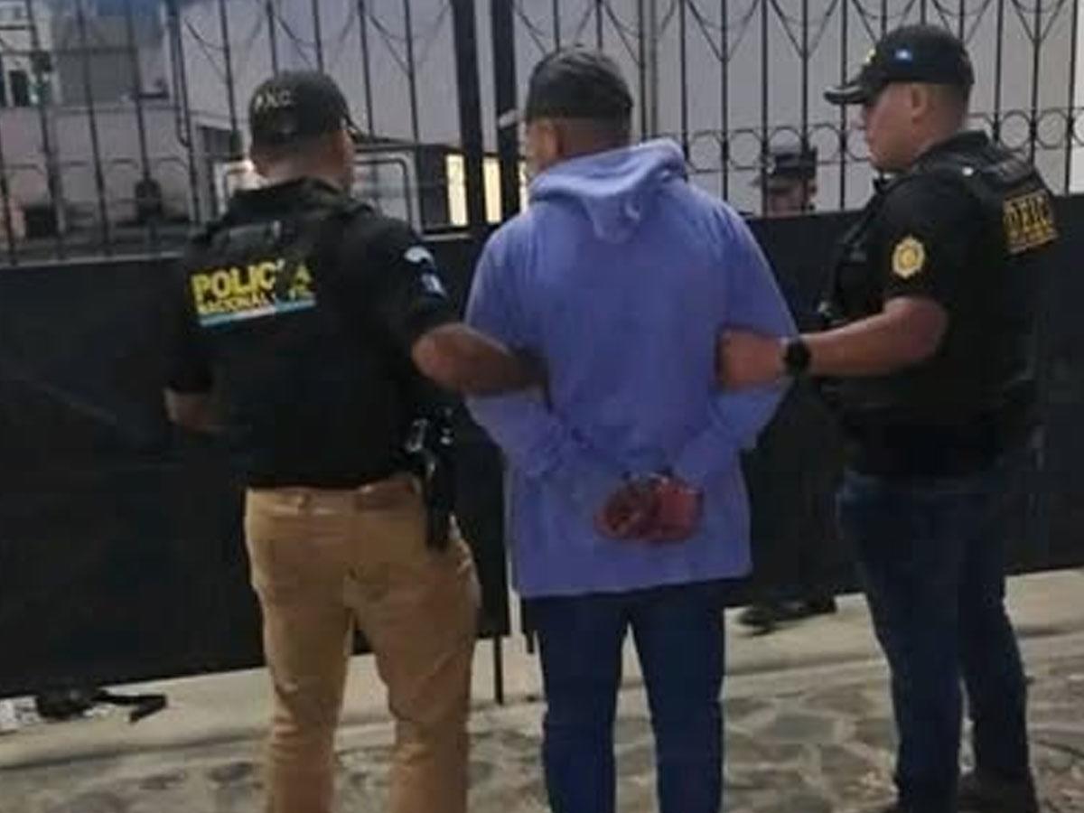 Esto revela autopsia de joven que murió en un motel después de ingresar con dos hombres