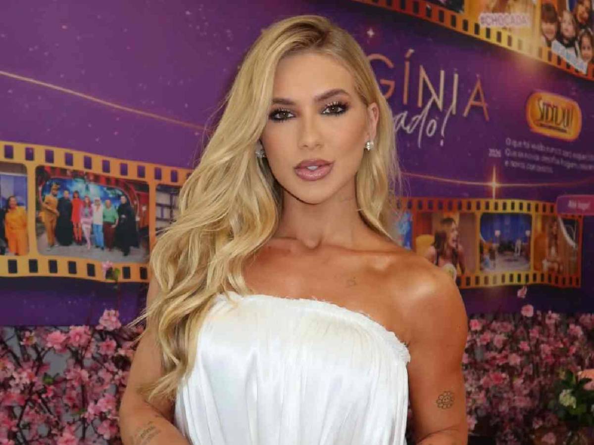 Novia de Vinicius sorprende besando a otro hombre; el brasileño reacciona