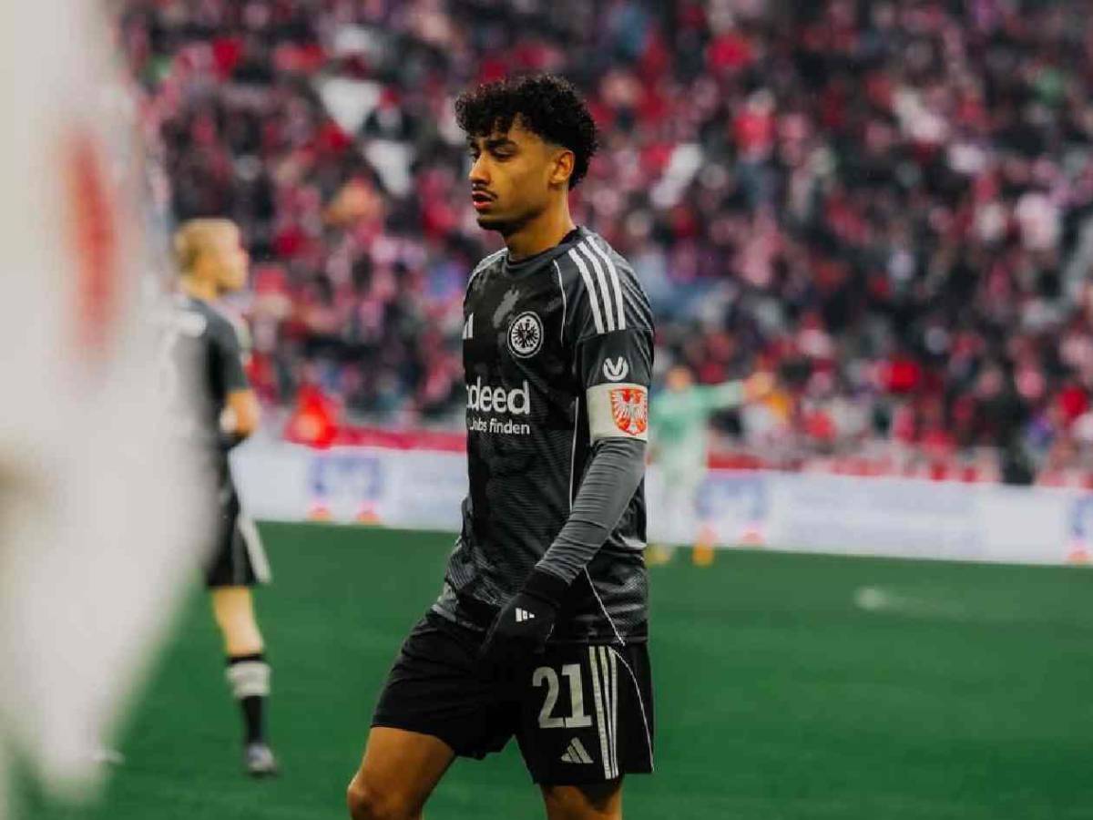 Hansi Flick lo sentó y tendría a su sustituto: el nuevo fichaje para el Barcelona