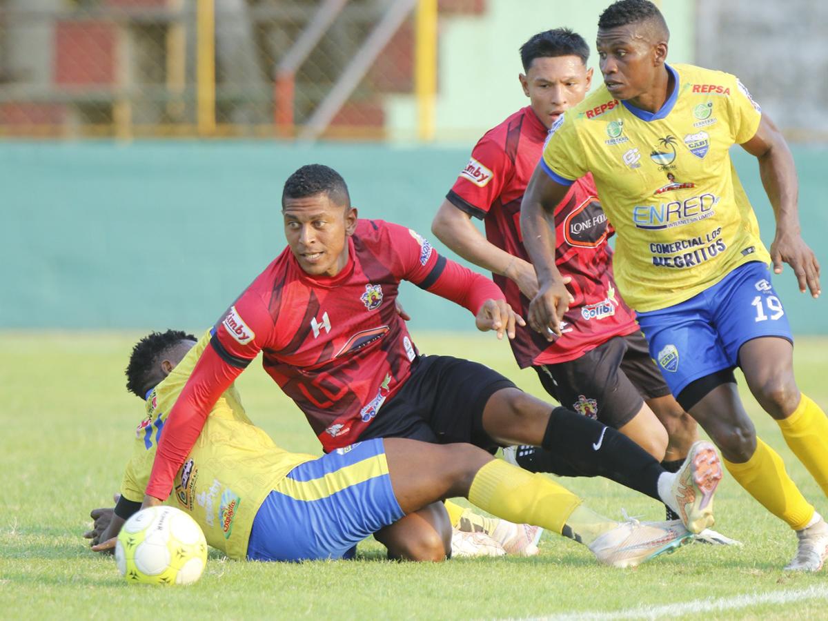 Carlo Costly entró al final y anotó gol del rescate: Lone FC se complica