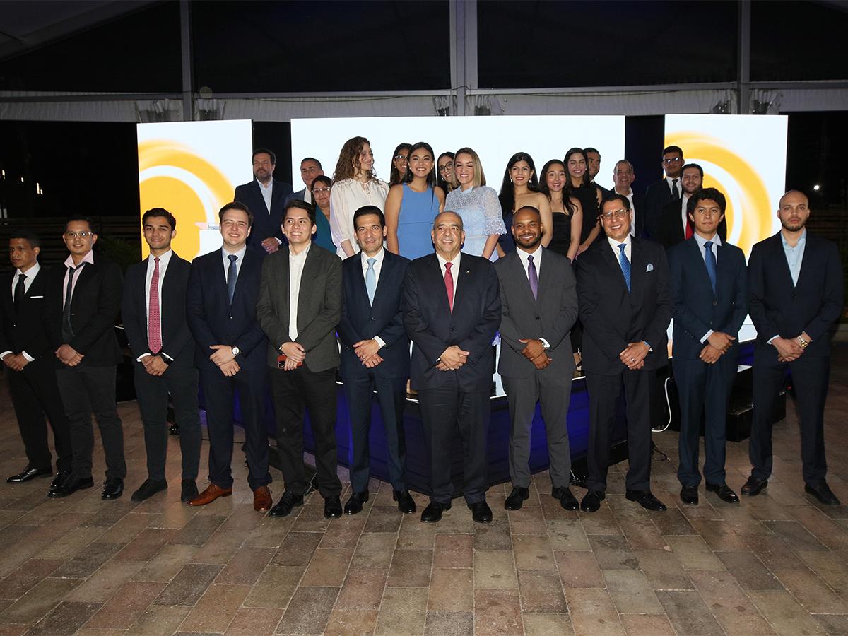 Gracias a HonduFuturo una nueva generación de jóvenes recibe becas
