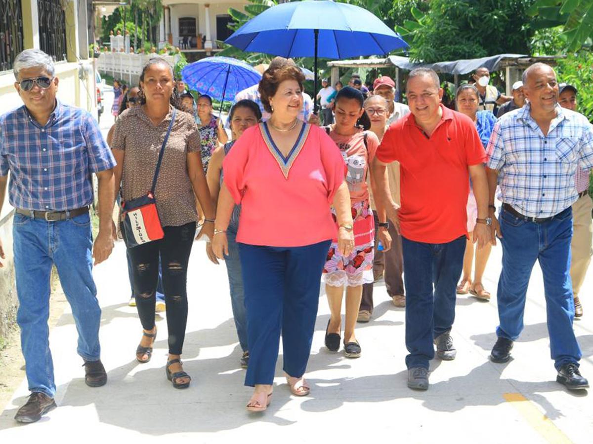 La alcaldesa de Puerto Cortés María Luisa Martell, hace visible su compromiso con su pueblo.