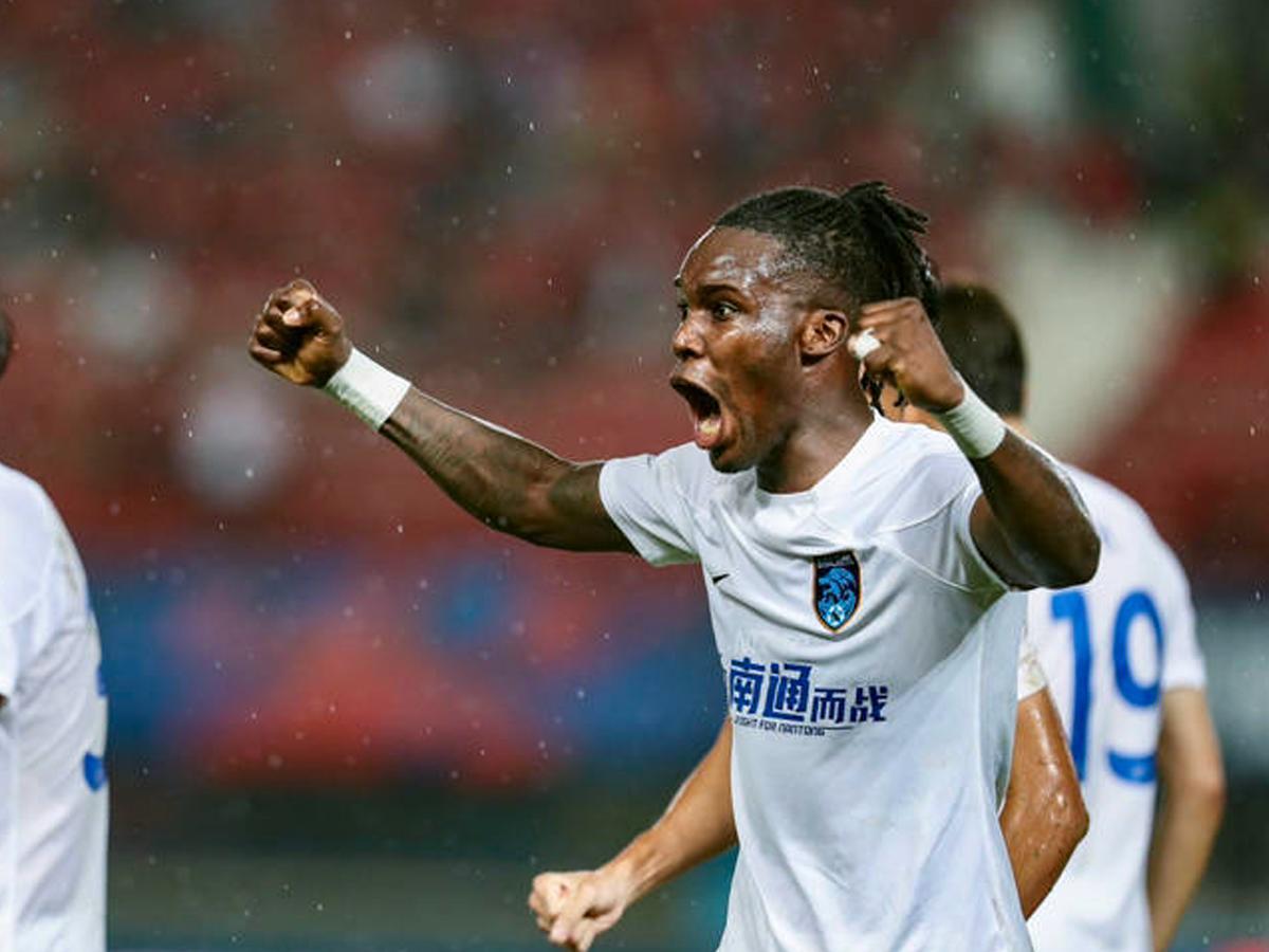 Rubilio Castillo y su club se salvan del descenso en la Superliga China